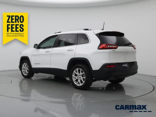 White 2018 Jeep Cherokee Latitude Plus