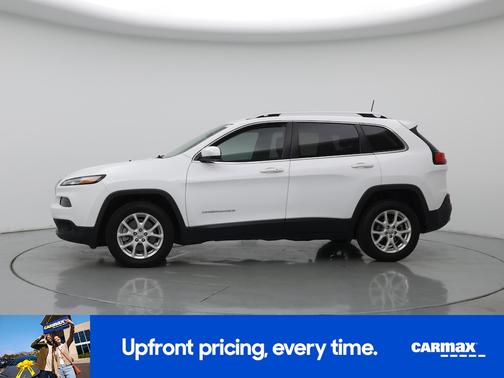 White 2018 Jeep Cherokee Latitude Plus
