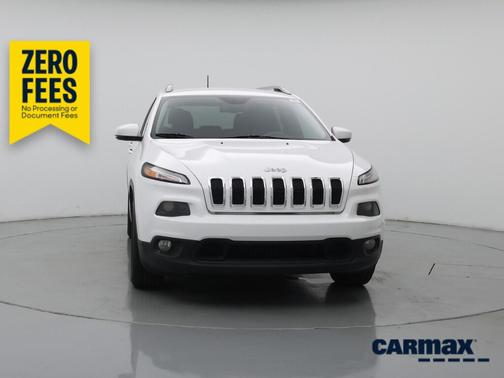 White 2018 Jeep Cherokee Latitude Plus