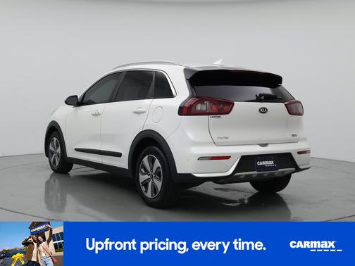 White 2019 Kia Niro LX