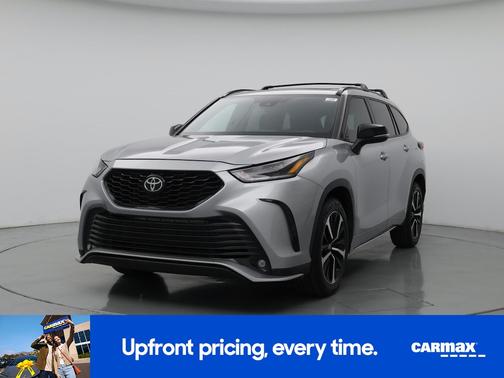 Silver 2022 Toyota Highlander XSE