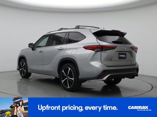 Silver 2022 Toyota Highlander XSE