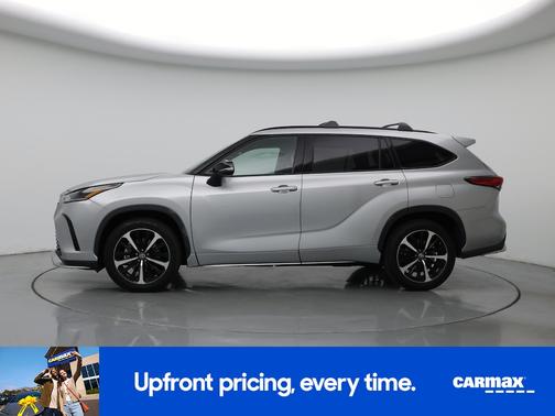 Silver 2022 Toyota Highlander XSE