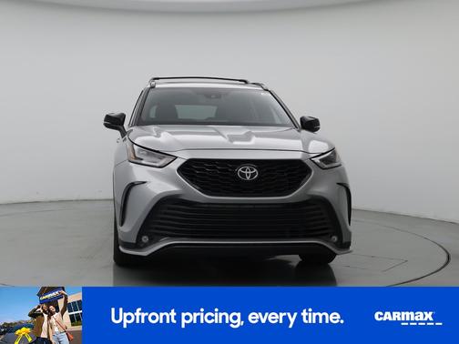 Silver 2022 Toyota Highlander XSE