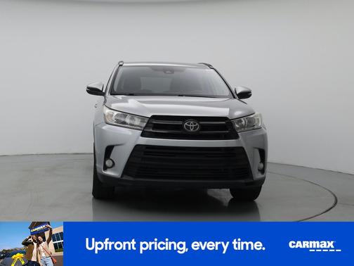 Silver 2018 Toyota Highlander SE
