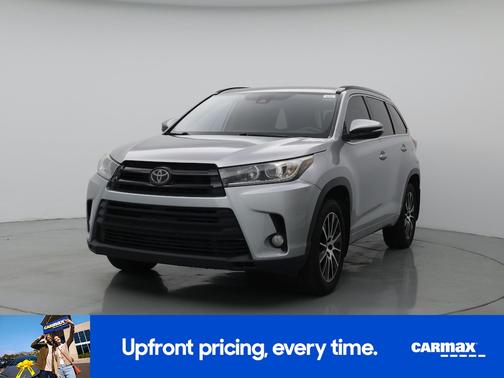 Silver 2018 Toyota Highlander SE