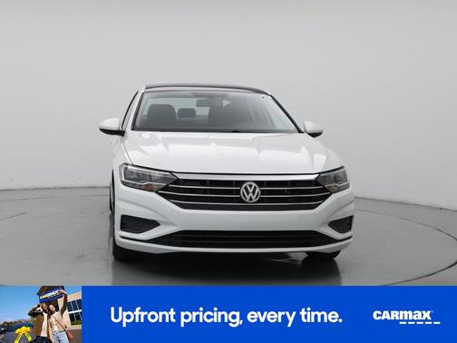 White 2019 Volkswagen Jetta SE