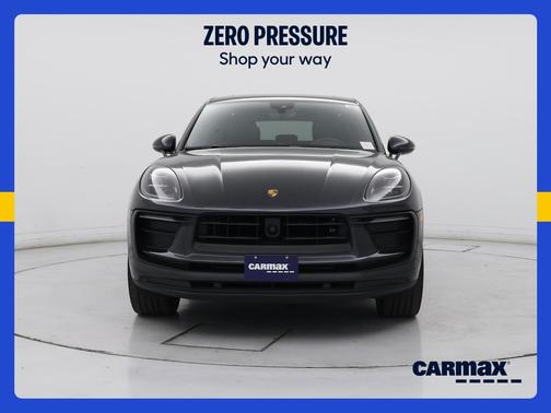 Gray 2023 Porsche Macan
