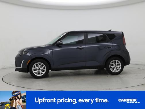 Gray 2025 Kia Soul LX