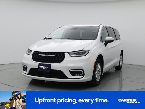 White 2023 Chrysler Pacifica Touring L