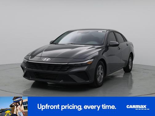 Gray 2024 Hyundai ELANTRA SE