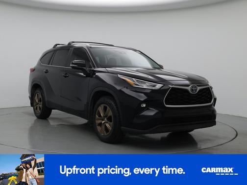 Black 2023 Toyota Highlander Hybrid Bronze Edition