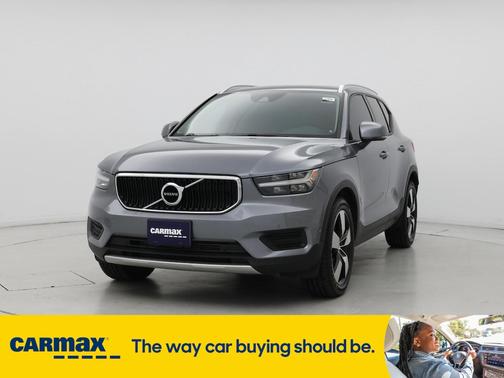 2019 Volvo XC40 T5 Momentum