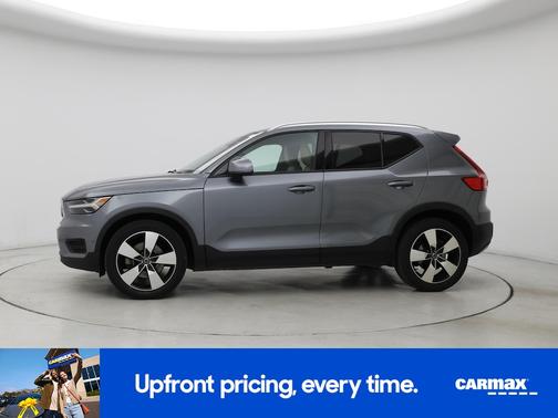 2019 Volvo XC40 T5 Momentum
