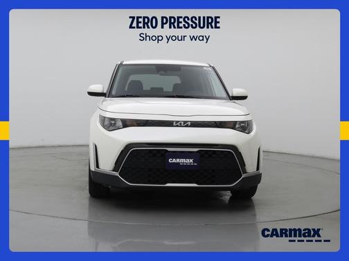 White 2023 Kia Soul LX