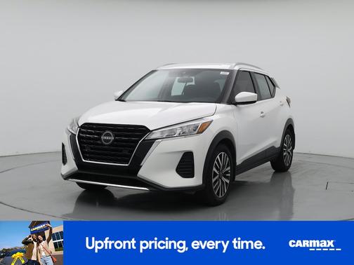 White 2022 Nissan Kicks SV