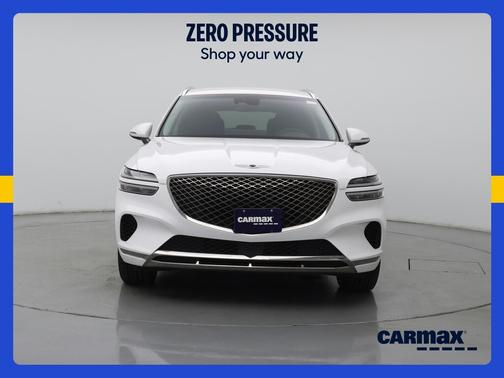 White 2025 Genesis GV70