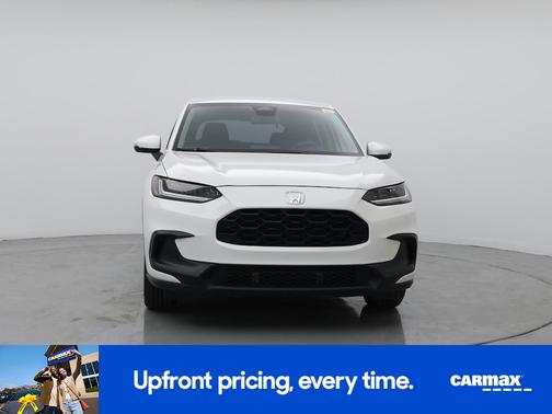 White 2023 Honda HR-V LX