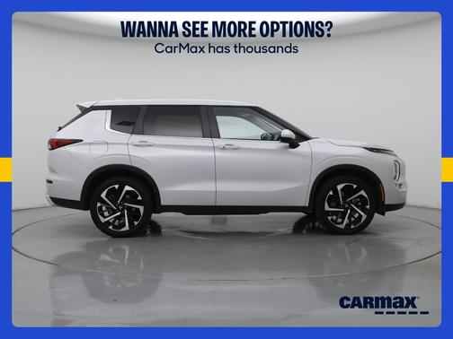 Blue 2024 Mitsubishi Outlander SE