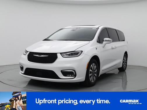 White 2022 Chrysler Pacifica Hybrid Limited