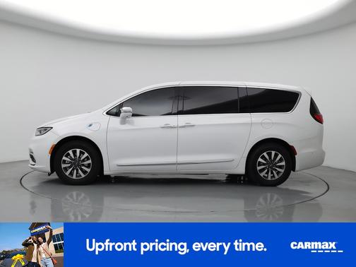 White 2022 Chrysler Pacifica Hybrid Limited