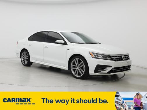 2018 Volkswagen Passat R-Line