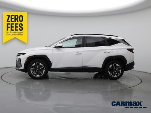 White 2025 Hyundai TUCSON SEL