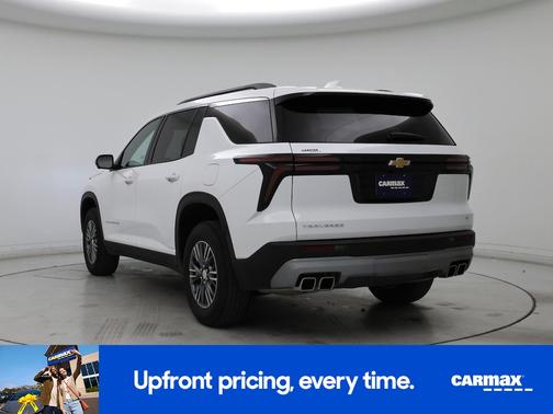 White 2024 Chevrolet Traverse LT