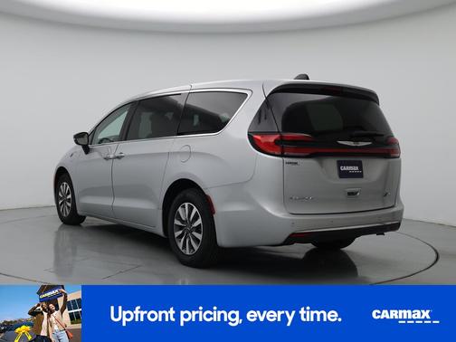 Silver 2024 Chrysler Pacifica Hybrid Select