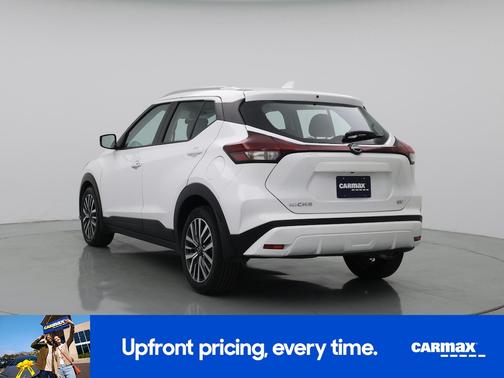 White 2023 Nissan Kicks SV