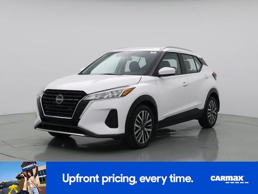 White 2023 Nissan Kicks SV