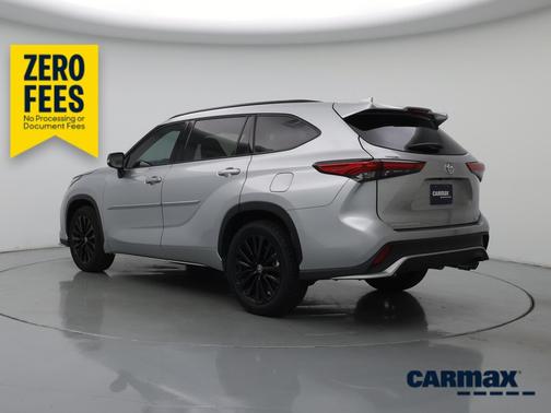 Silver 2023 Toyota Highlander XSE