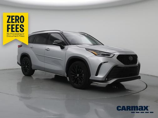 Silver 2023 Toyota Highlander XSE
