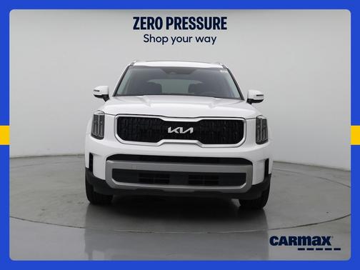 White 2024 Kia Telluride EX