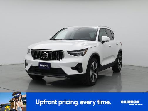 White 2025 Volvo XC40 B5 Plus Bright Theme