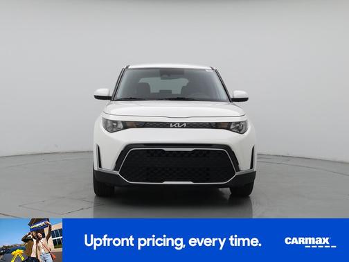 White 2025 Kia Soul LX