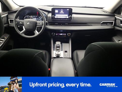 2024 Mitsubishi Outlander ES