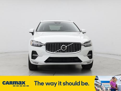 2023 Volvo XC60 B5 Ultimate Bright Theme