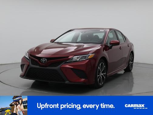 Red 2018 Toyota Camry SE