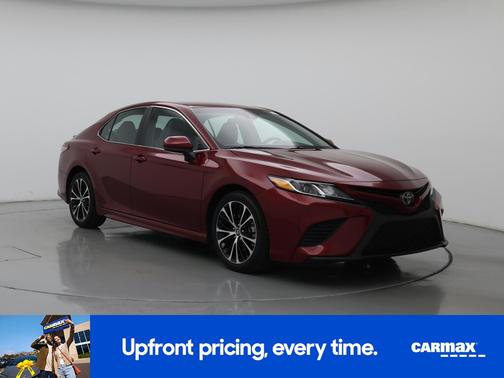 Red 2018 Toyota Camry SE