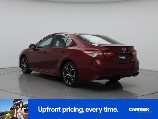 Red 2018 Toyota Camry SE