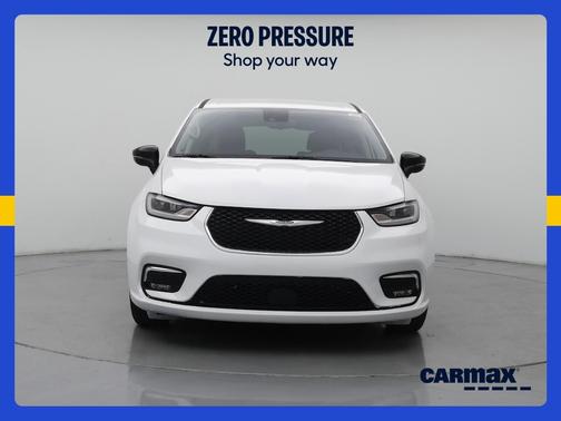 White 2024 Chrysler Pacifica Touring L