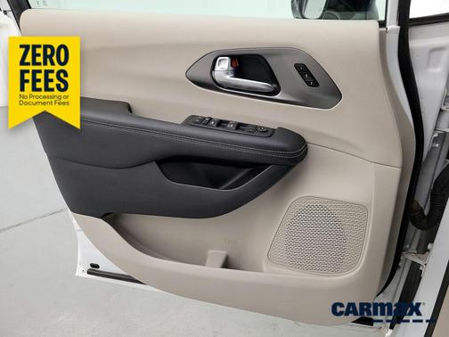 White 2024 Chrysler Pacifica Touring L