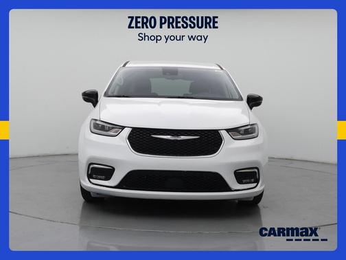 White 2024 Chrysler Pacifica Touring L