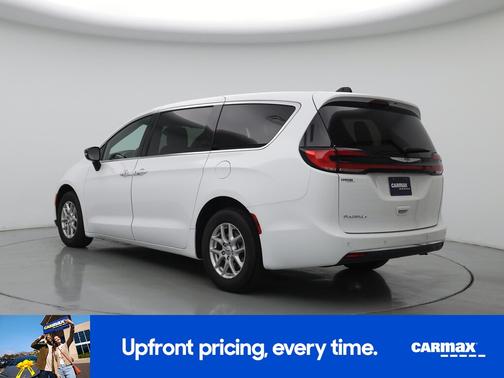 White 2025 Chrysler Pacifica Select