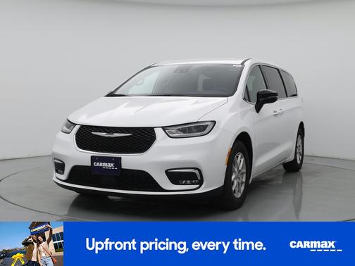 White 2025 Chrysler Pacifica Select