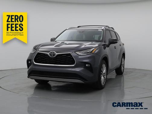 Gray 2023 Toyota Highlander Platinum