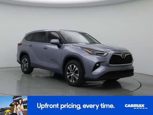 Silver 2023 Toyota Highlander XLE
