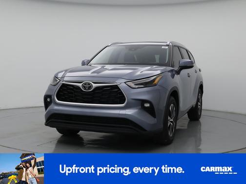 Silver 2023 Toyota Highlander XLE