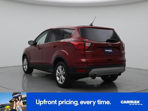 Red 2019 Ford Escape SE
